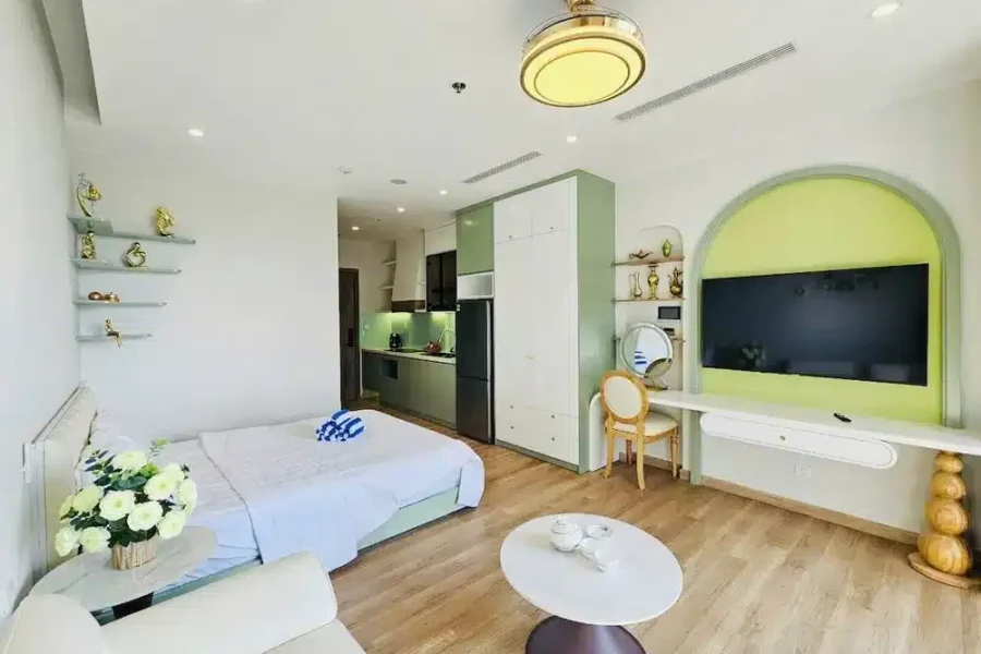 Fami Homestay Ecopark-lake view landmark studio Lustay